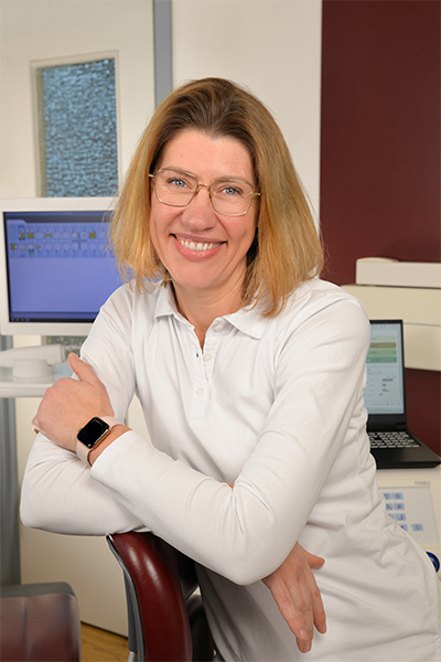 Praxis_Ibrahim-Bilder-Mitarbeiter-Jaqueline-Wenzel.jpg